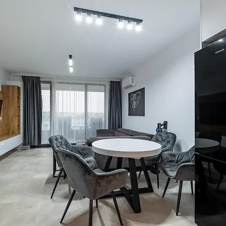 Briz Sea View With Free Parking Апартаменты Варна