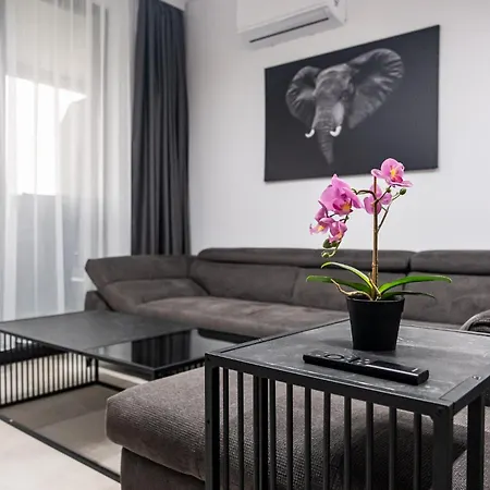 Briz Sea View With Free Parking Апартаменты Варна